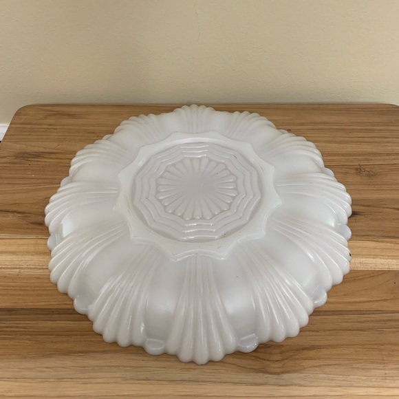 Vintage/Antique Milk Glass Egg Platter with Gold Trim - Picture 6 of 10